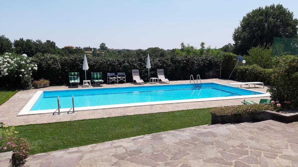 Basen w obiekcie La Casa delle Rondini lub w pobliżu