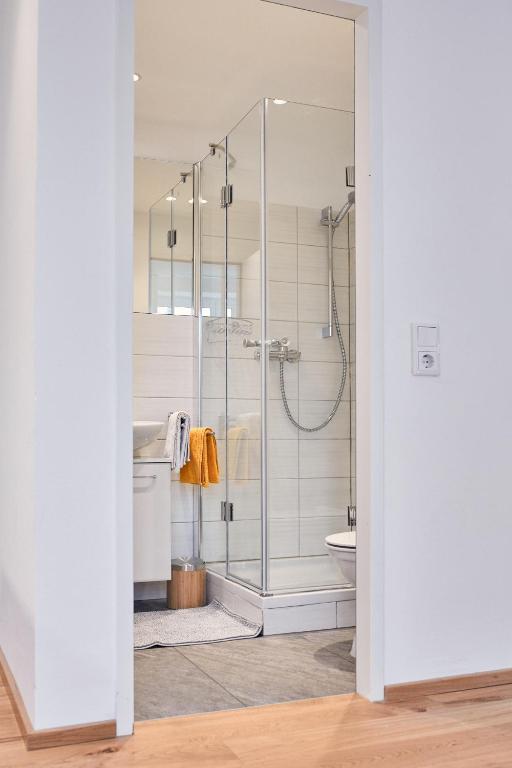 Junker's Apartments - 9