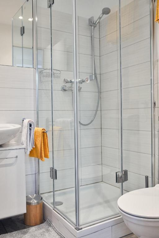 Junker's Apartments - 8