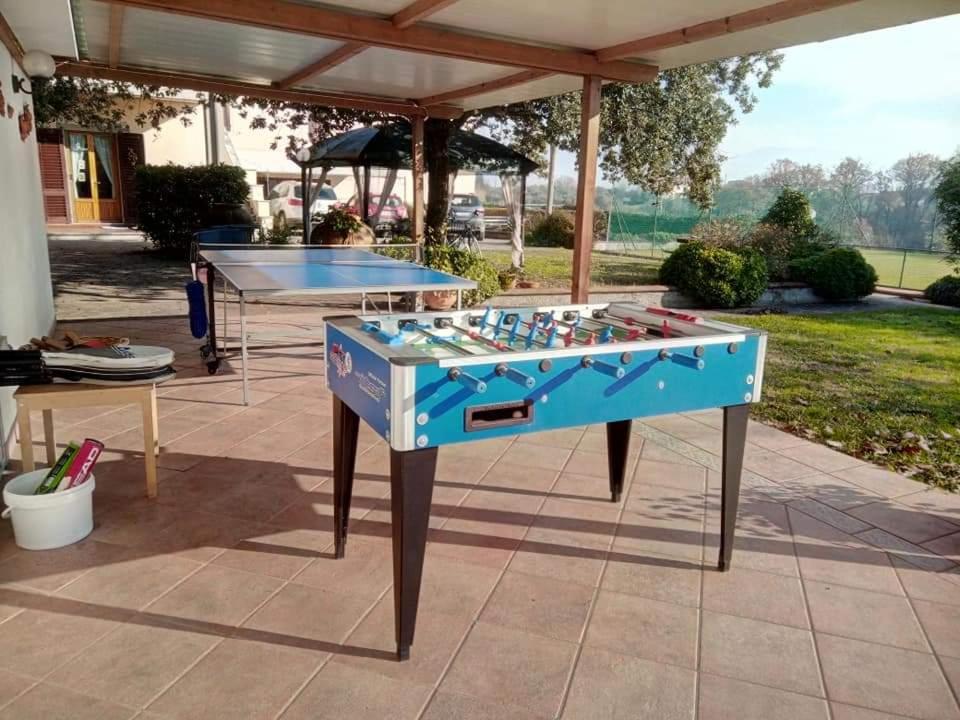 Tenis stołowy w obiekcie La Casa delle Rondini lub pobliżu
