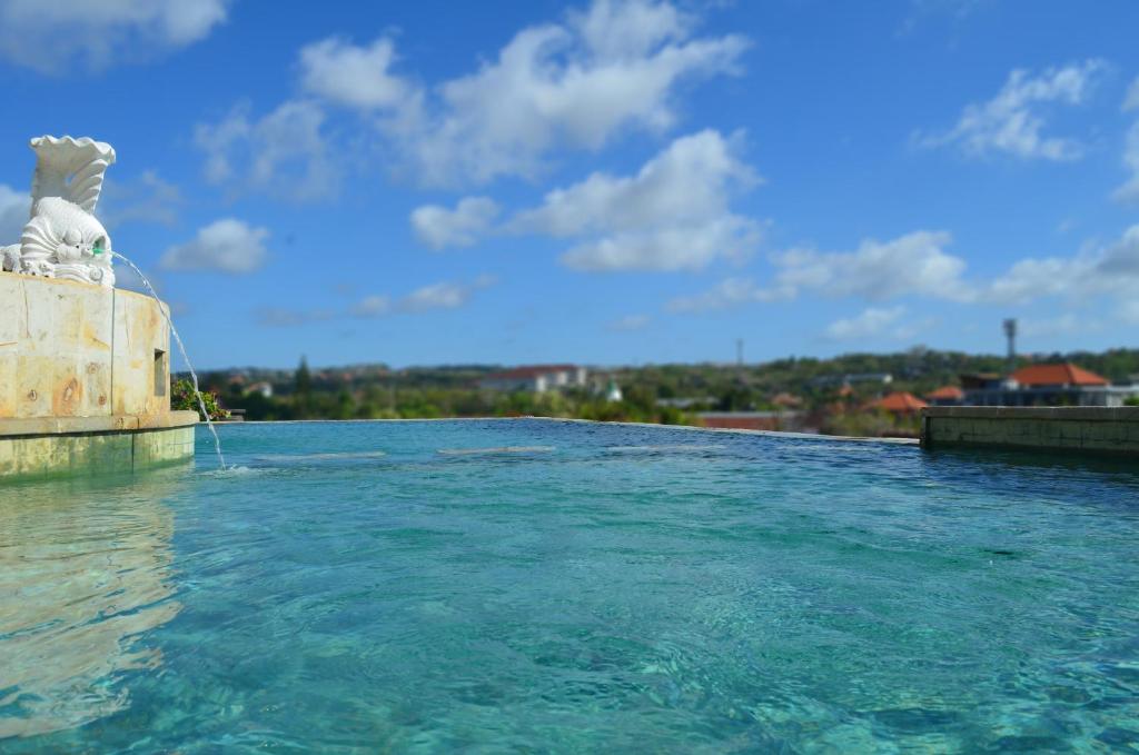 Bazén v ubytování Nirmala Hotel Jimbaran nebo v jeho okolí
