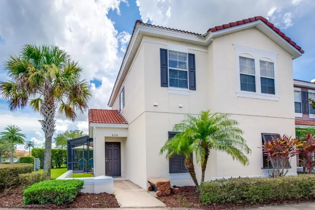 4 bed town home with full size pool Close to Disne, Kissimmee, Statele Unite ale Americii