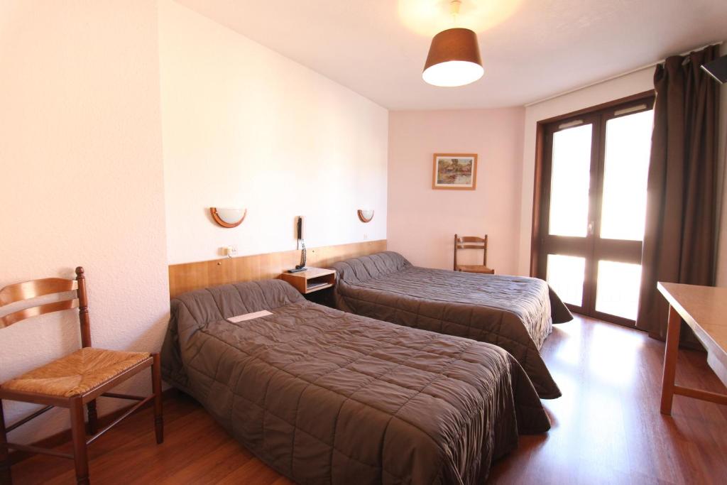 Logis Hotel Restaurant Du Commerce - Habitación Triple