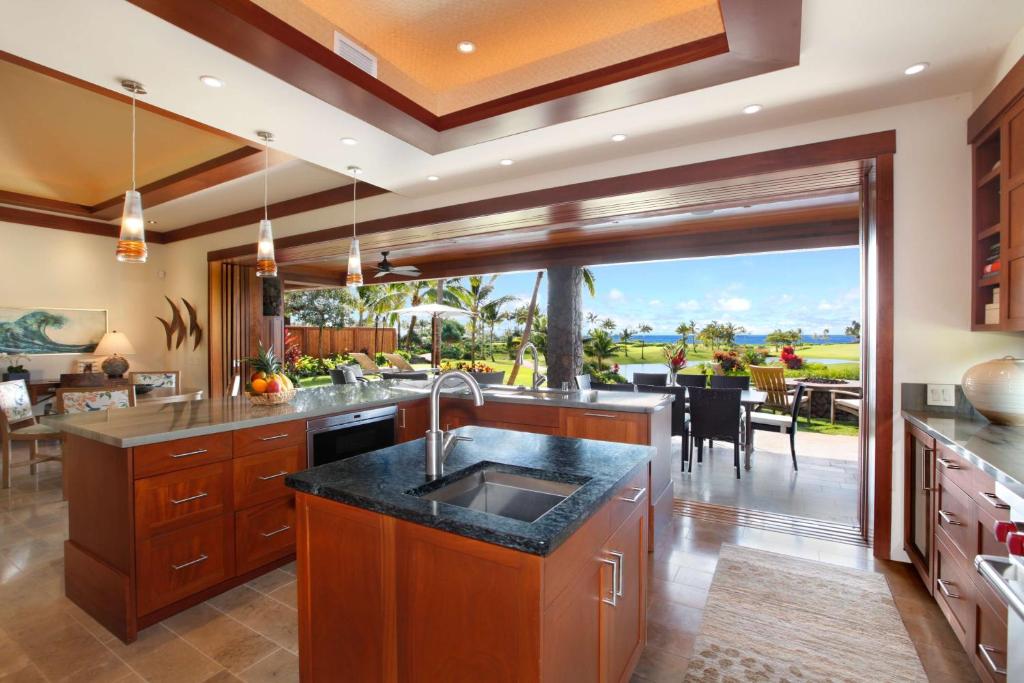 Posezení v ubytování The Lodge at Kukuiula - CoralTree Residence Collection