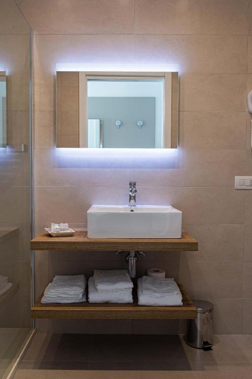 Koupelna v ubytování Moma Hotel Wellness & Spa