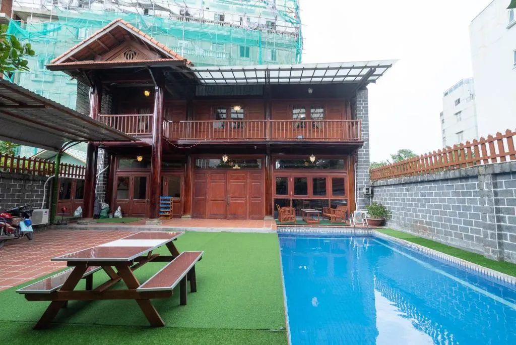 Villa Vintage, 6Bdrs, 4WC, Pool, Karaoke, Big Garden in D2, Ho Chi Minh City, Vietnam
