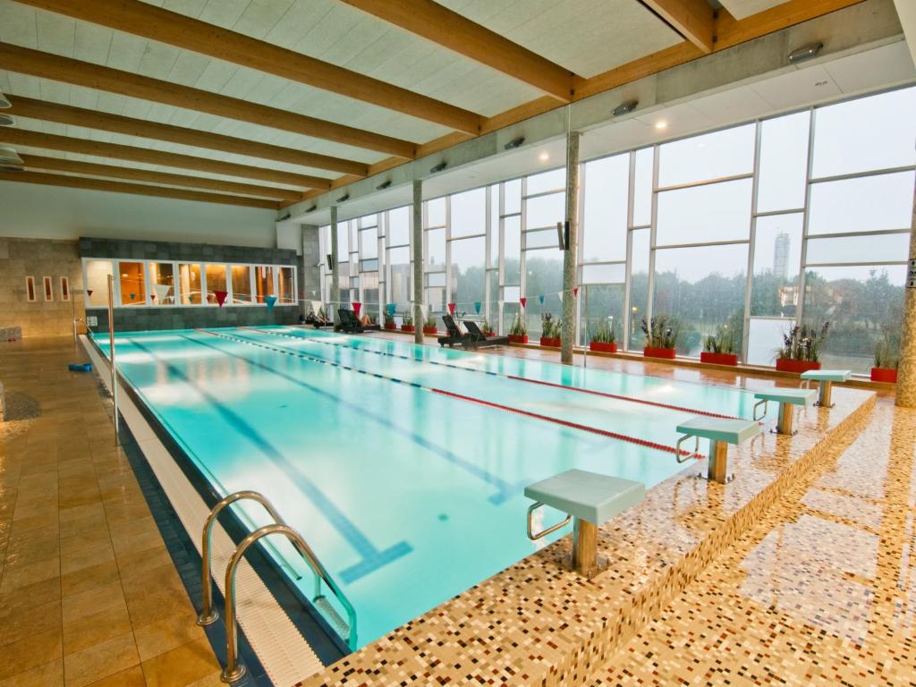 Bazén v ubytování Spa Tervis nebo v jeho okolí