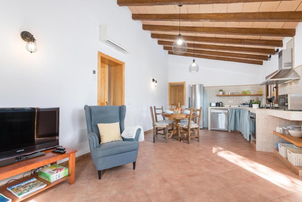 Kuchyň nebo kuchyňský kout v ubytování Sa Plana (Villa Calvia)