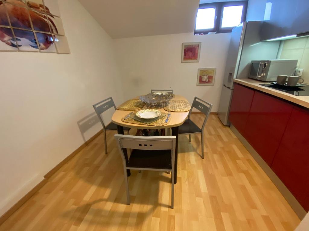 Gîte 65m2, 3 chambres, proxi commerces, à Mondelange - Apartamento De Tres Habitaciones