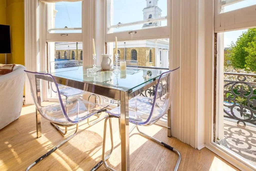 Charming balcony flat close to the sea!, Brighton and Hove, United Kingdom