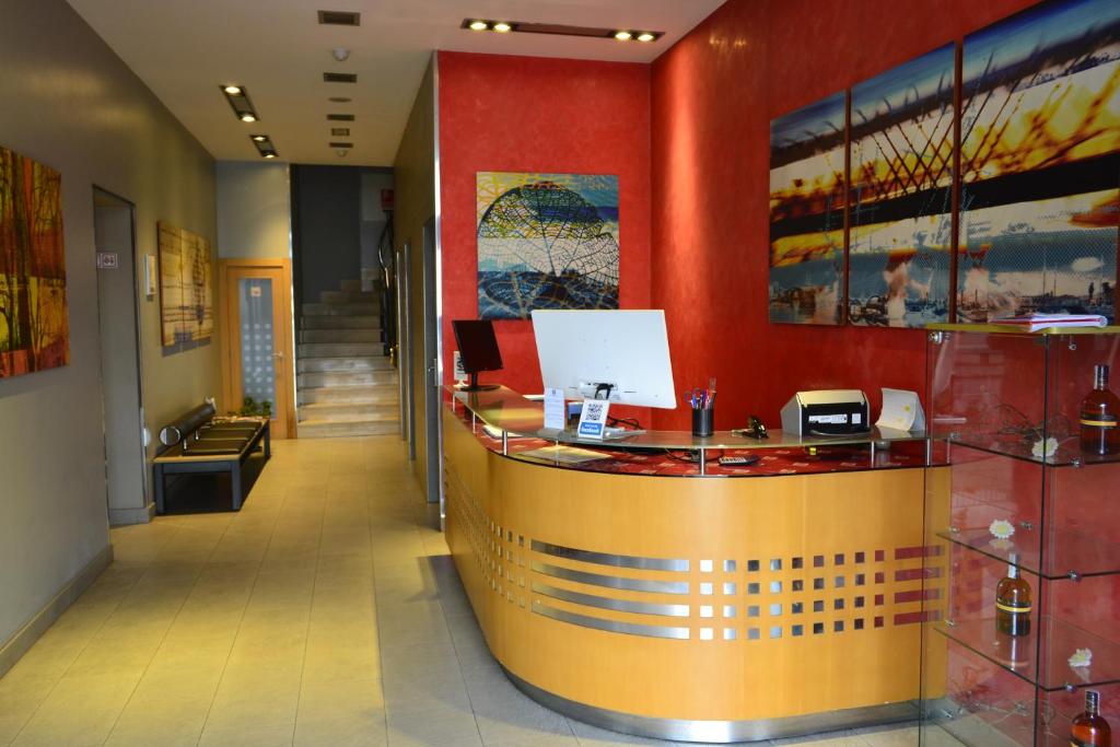 The lobby or reception area at Hotel Alda Palacio Valdés