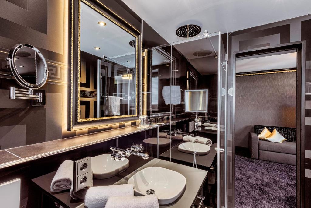 Koupelna v ubytování Hotel Schäfflerwirt