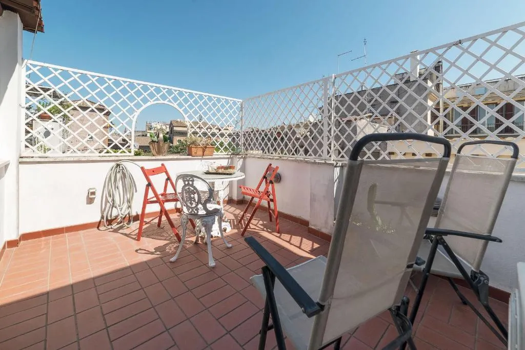 A delightful little terrace by Via Giulia - FromHometoRome, Roma, Italia