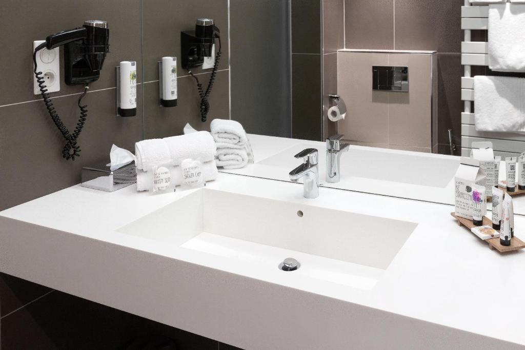 Hôtel de l'Europe by HappyCulture - Resim 31