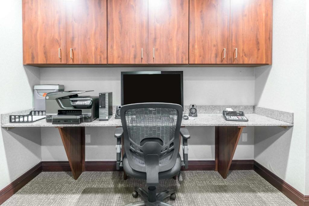 Comfort Suites Owensboro South photo