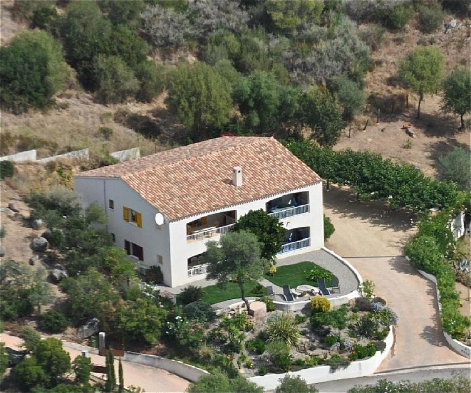 an aerial view of a house at Résidence U MELU Grand T2 BLEU en rez de jardin in Tiuccia