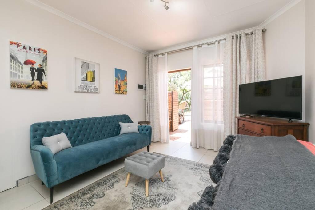Appartement Retro Chic Bachelor Unit 3km to Menlyn (Afrique du Sud