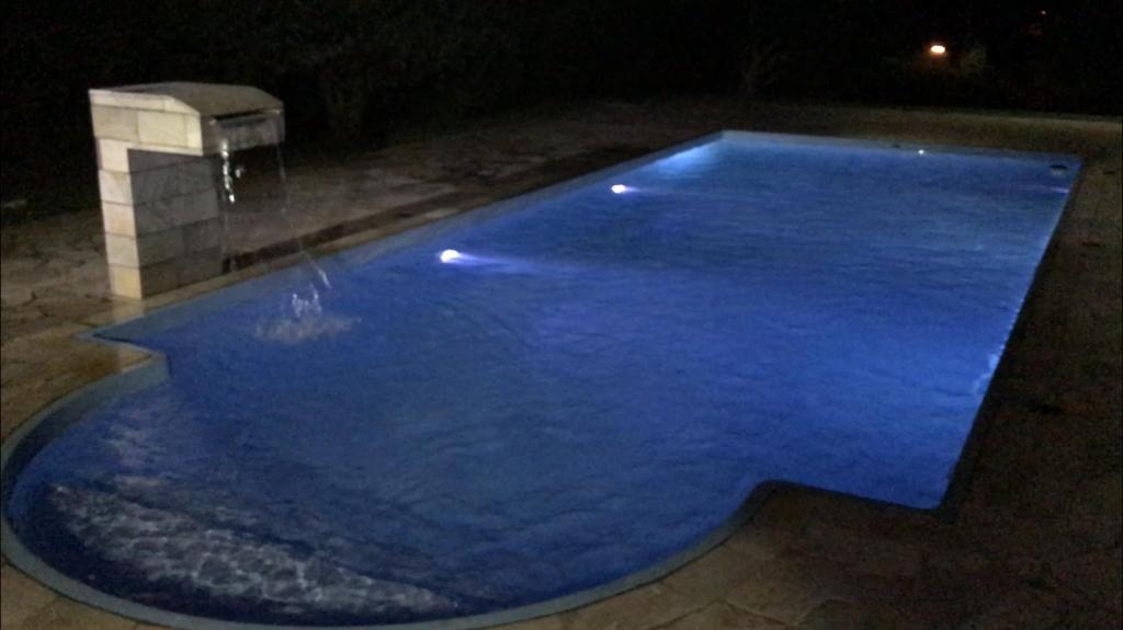  Linda Chácara com Piscina