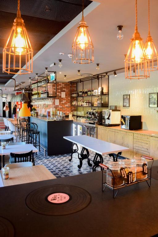 Ibis Szczecin Centrum - Resim 27