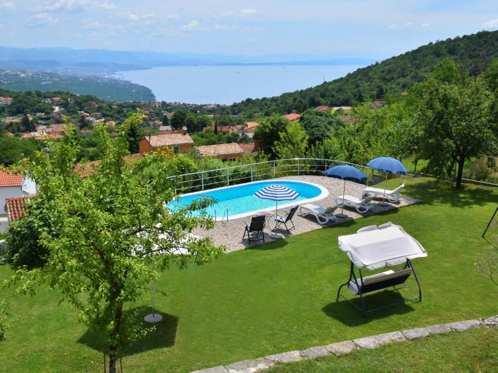 an image of a swimming pool in a yard at Holiday Home Lea by Interhome in Rukavac