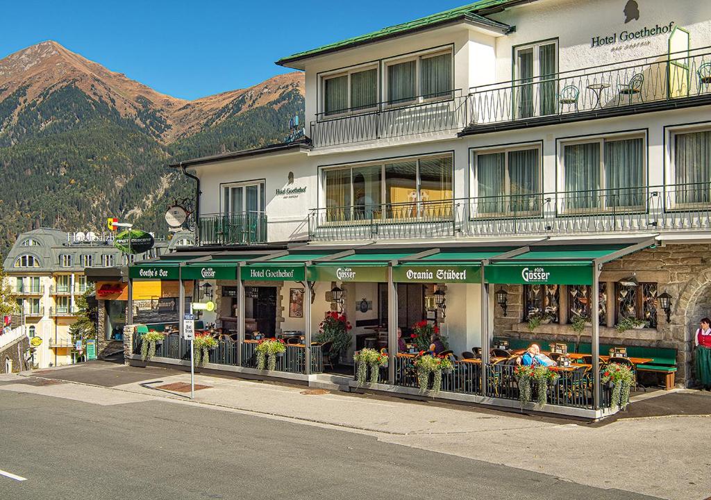 Nespecifikovaný výhled na hory nebo výhled na hory při pohledu z hotelu