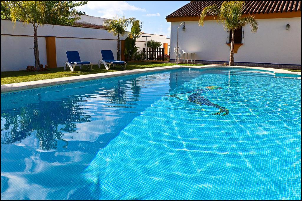 Chalet con piscina en Roche Viejo, Conil de la Frontera – Precios  actualizados 2023