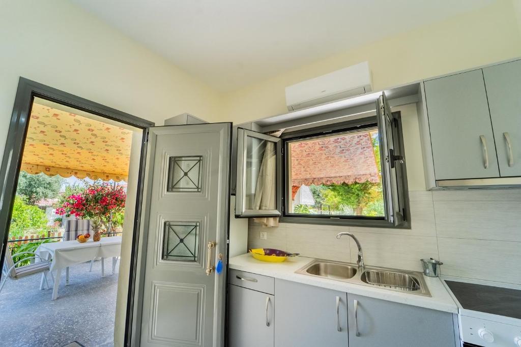 Apartments Katerina by the sea - 5