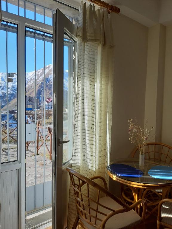 Nespecifikovaný výhled na hory nebo výhled na hory při pohledu z apartmánu