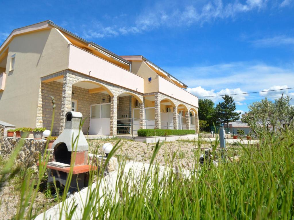 Budova, kde se apartmán nachází