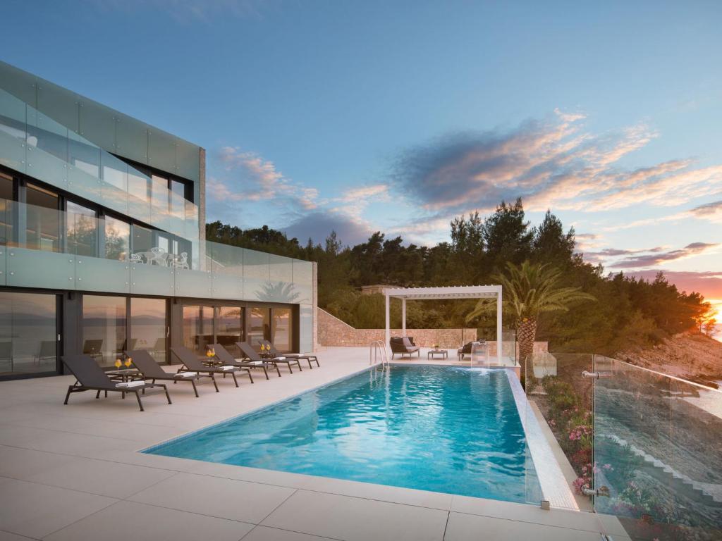 Bazén v ubytování Villa Palma by Interhome nebo v jeho okolí