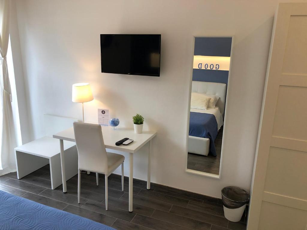 A television and/or entertainment centre at CIVICO 29