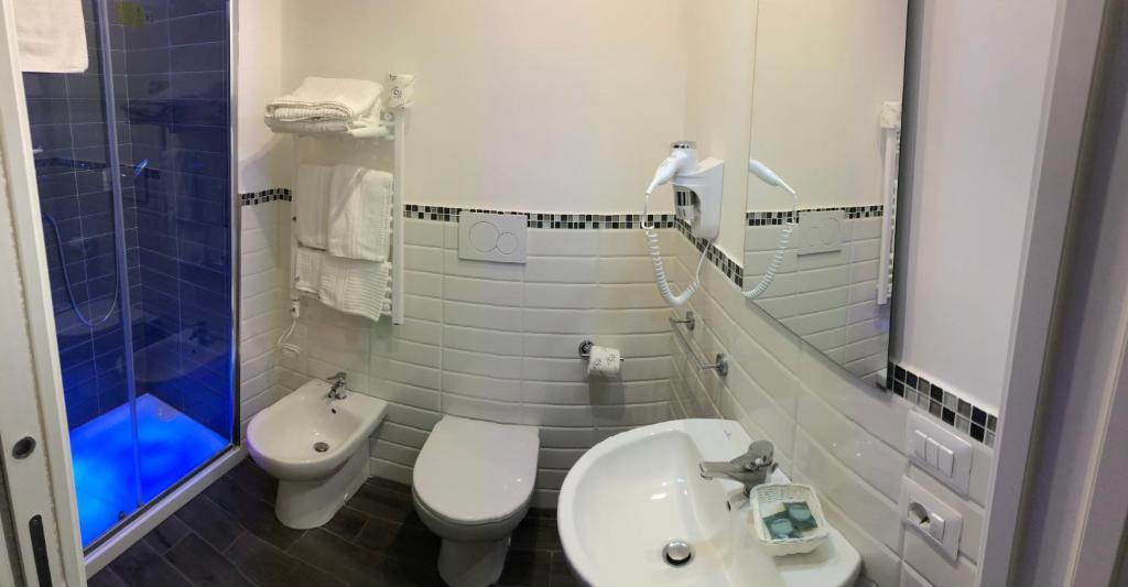 A bathroom at CIVICO 29