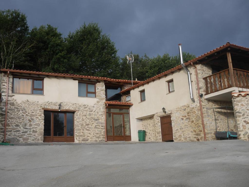 Vacation Home Aira Sacra Souto, Pantón, Spain - Booking.com