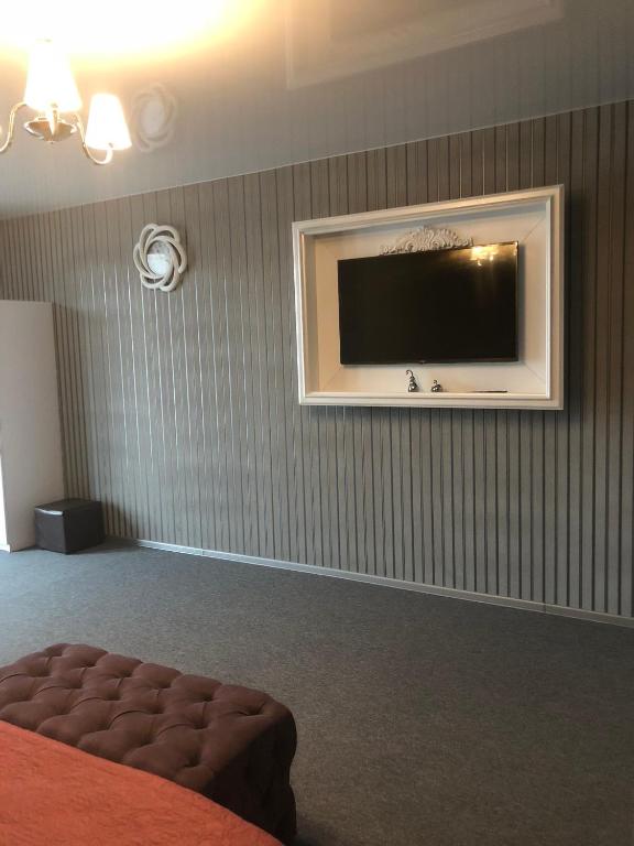 TV a/nebo společenská místnost v ubytování motel-Yasniy