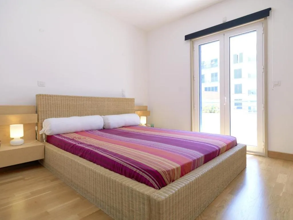 Feels Like Home - Restelo Spacious Duplex With View, Amadora, Portugal