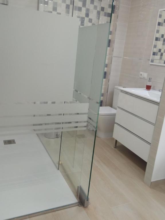 Koupelna v ubytování Esplendido APARTAMENTO, CARIHUELA EDIFICIO EL REMO, PRIMERA LÍNEA
