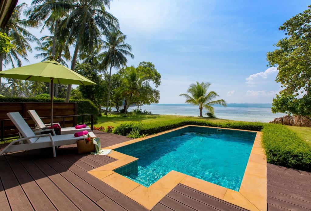 Bazén v ubytování Elixir Resort Koh Yao Yai - SHA Plus nebo v jeho okolí