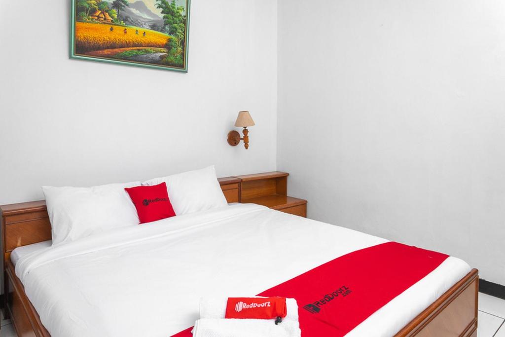 RedDoorz @ Hotel Damanaka Pangalengan - Economy Tweepersoonskamer