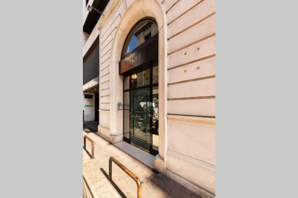 Fotografia z galérie ubytovania LAUS app.2 - ART & DESIGN nel cuore di Bari - Via Dante Alighieri v Bari
