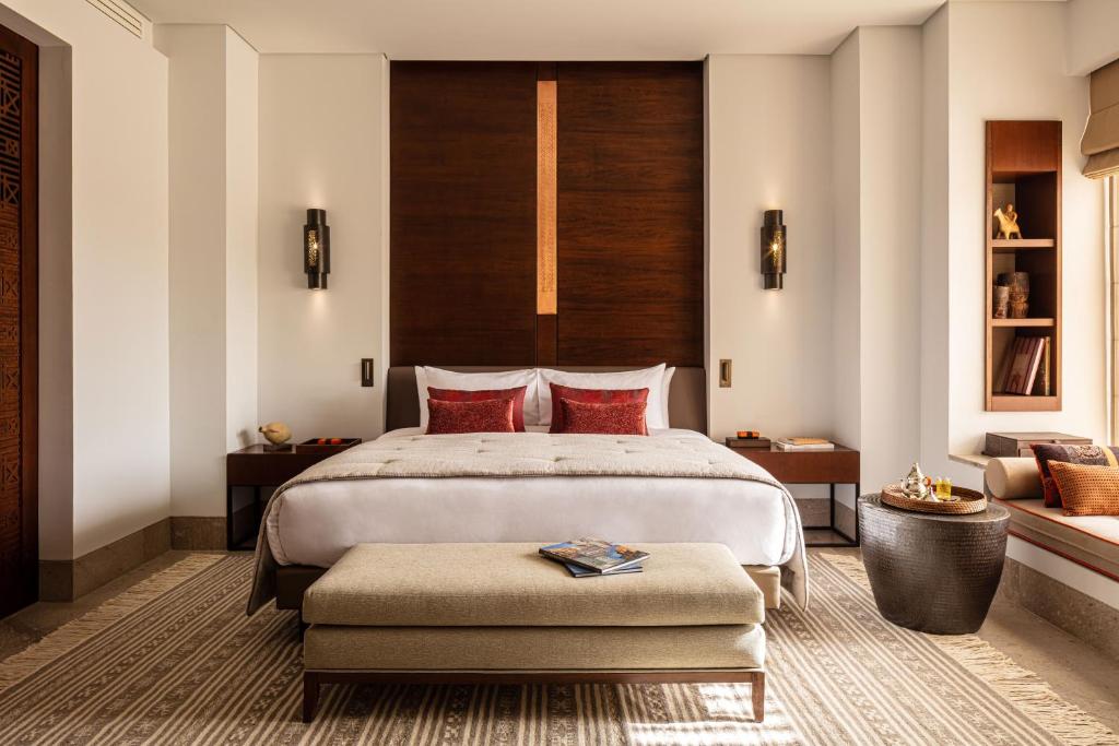 Letto o letti in una camera di Anantara Sahara-Tozeur Resort & Villas