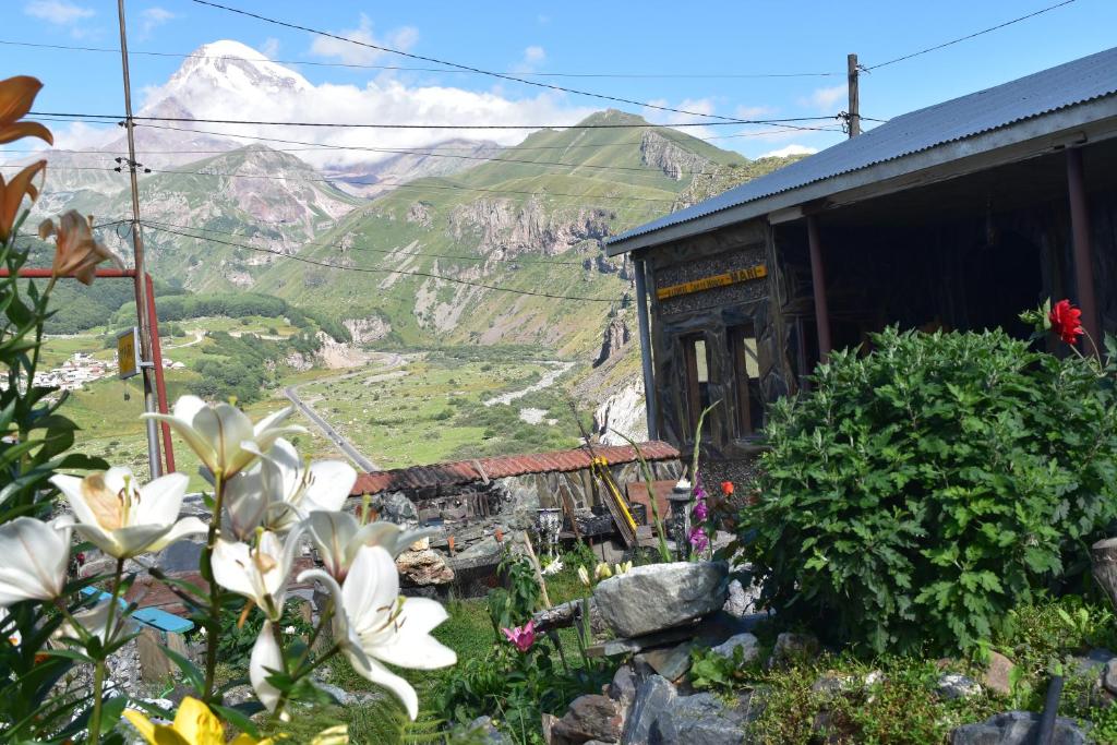 Gallery image of Qusha Guesthouse Meeting in the mountains and views in Kazbegi