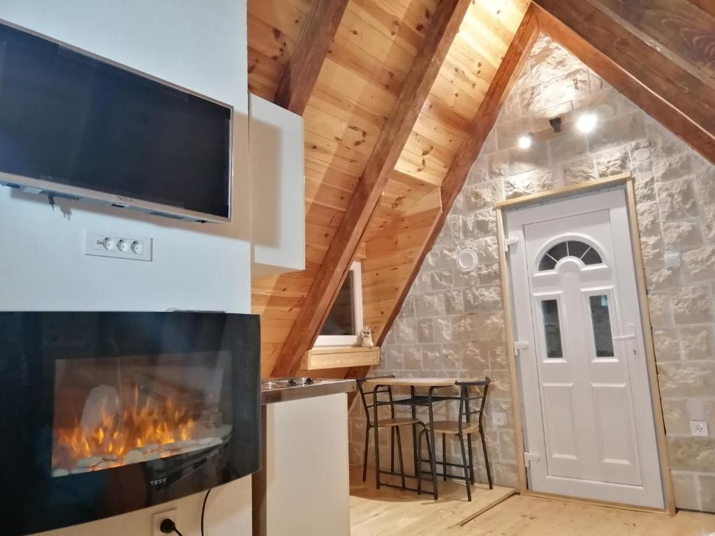 Kuchyň nebo kuchyňský kout v ubytování Apartmani RUNOLIST