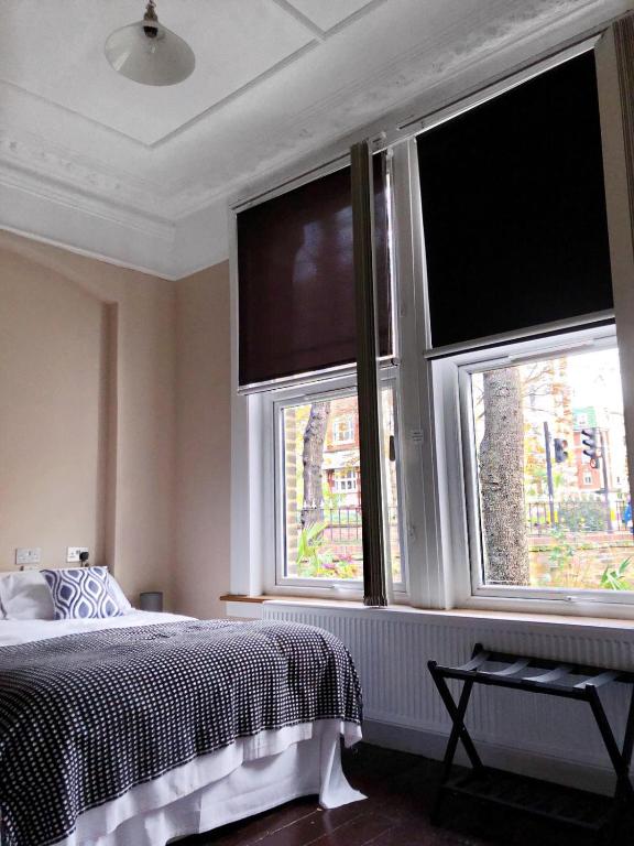Letto o letti in una camera di Caspian Hotel
