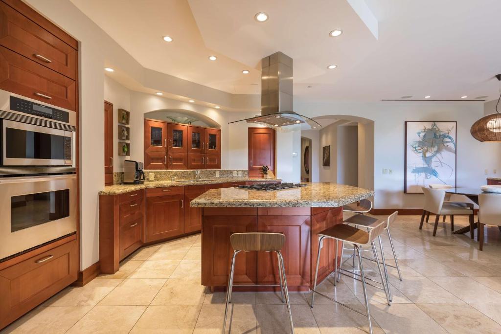 Kuchyň nebo kuchyňský kout v ubytování Wailea Beach Villas