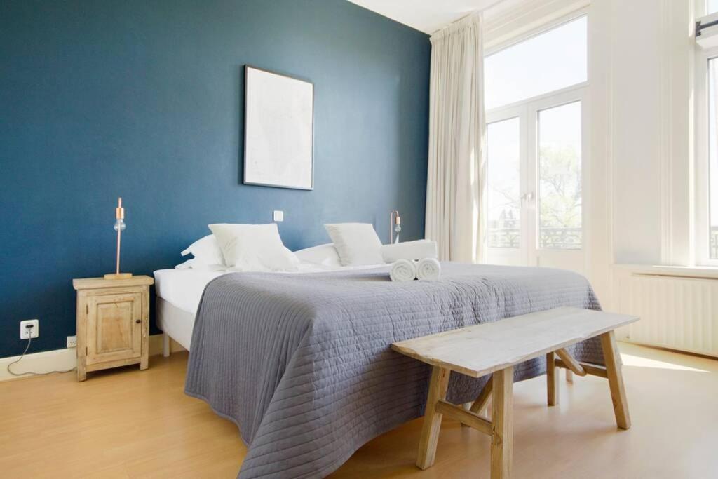 Fotografie z fotogalerie ubytování 2 Bedroom 2 Bathroom Canal Apartment v destinaci Amsterdam