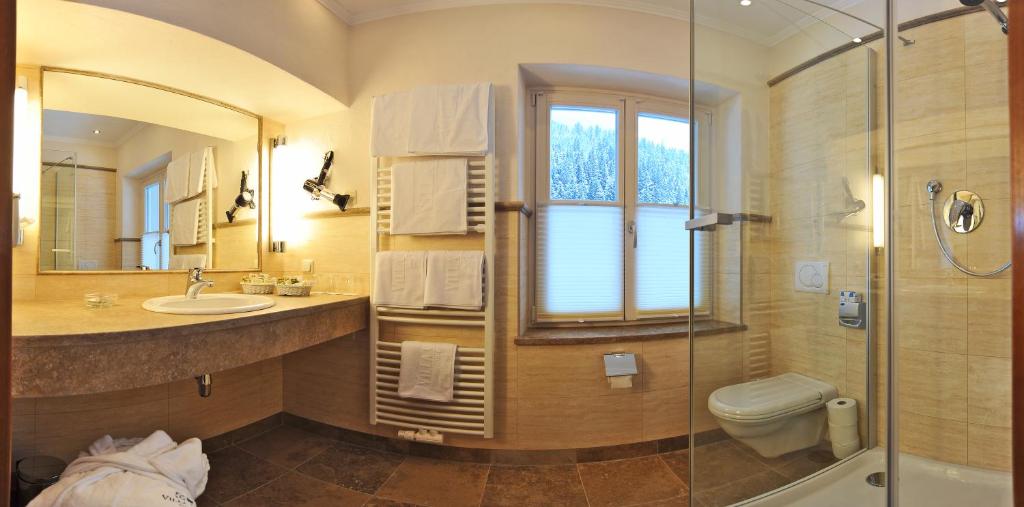 A bathroom at Villa Orania