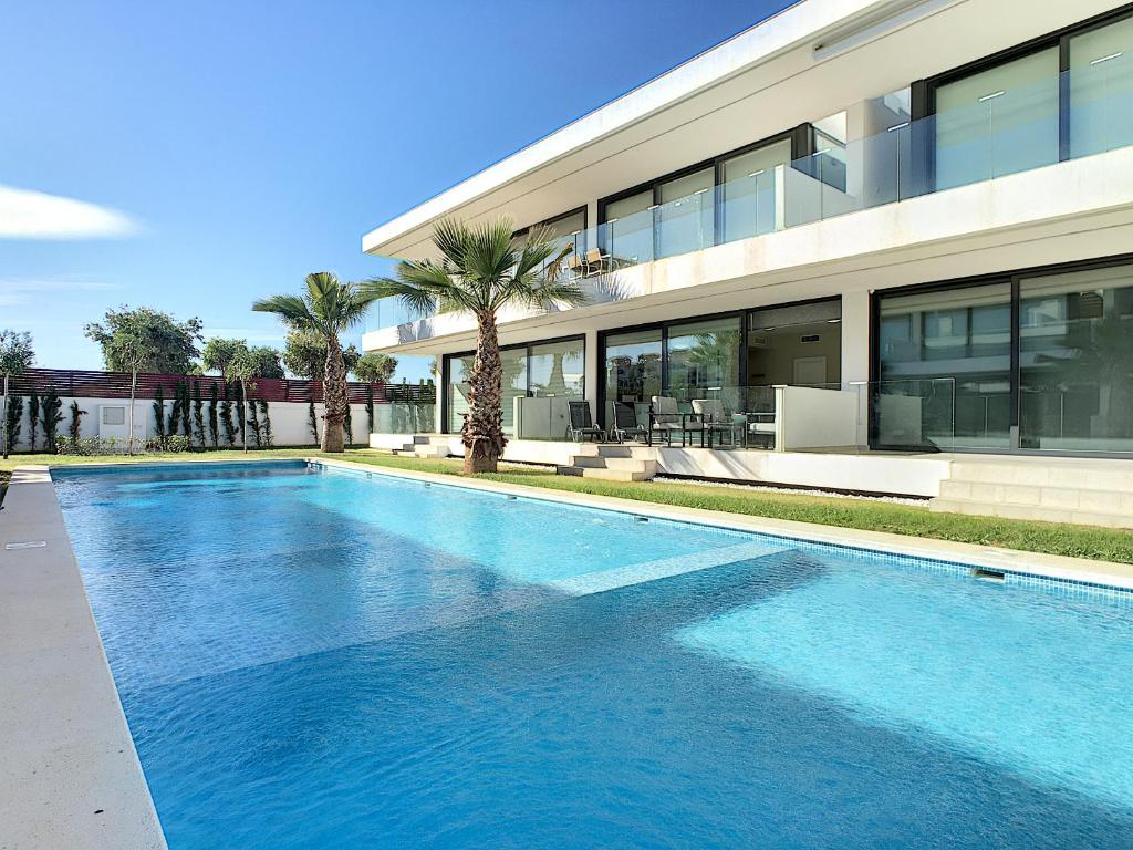 Πισίνα στο ή κοντά στο Antilia Terraces Apartment - 1809