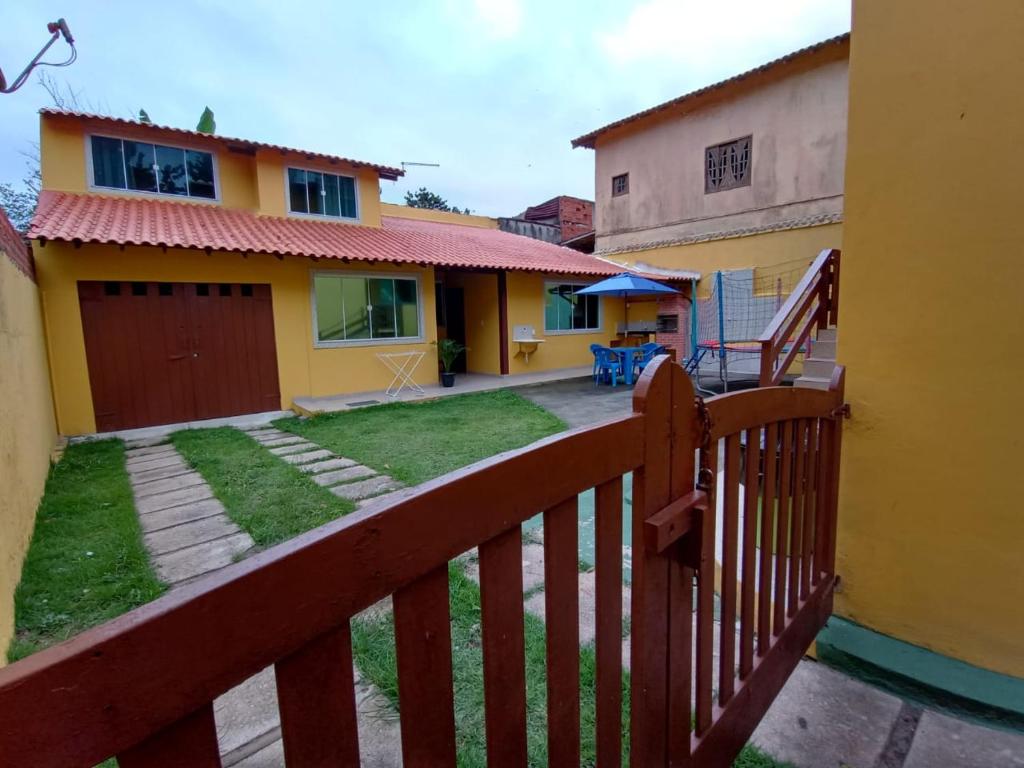  flat em frente ao mar (praião) ao lado da prainha
