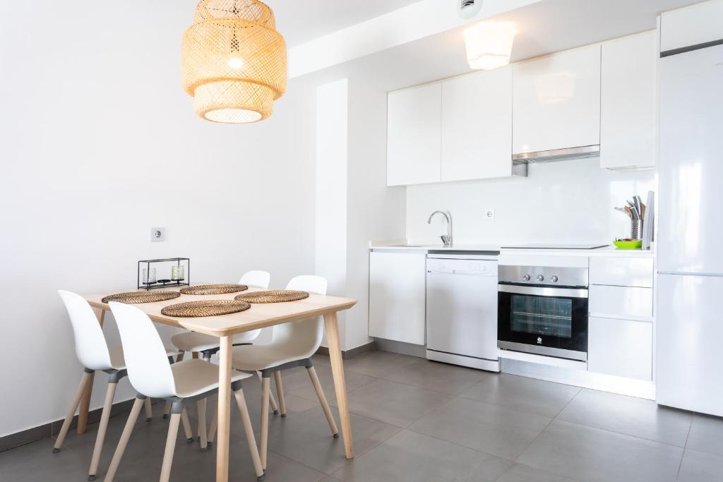 Kuchyňa alebo kuchynka v ubytovaní Apartamentos Las Terrazas de Sotavento