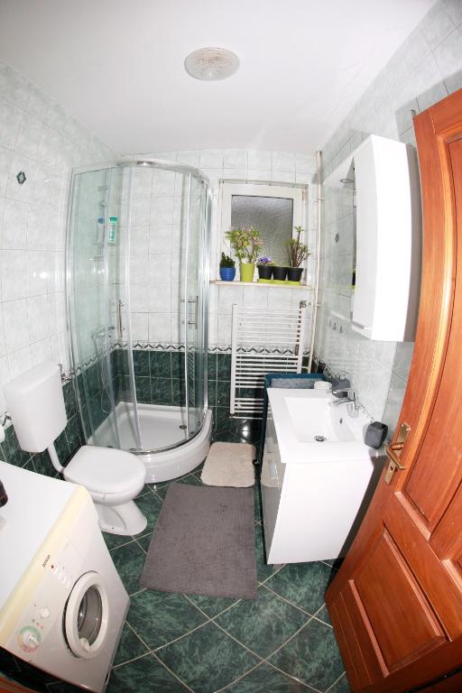 Kúpeľňa v ubytovaní Apartment Magnolija - free parking